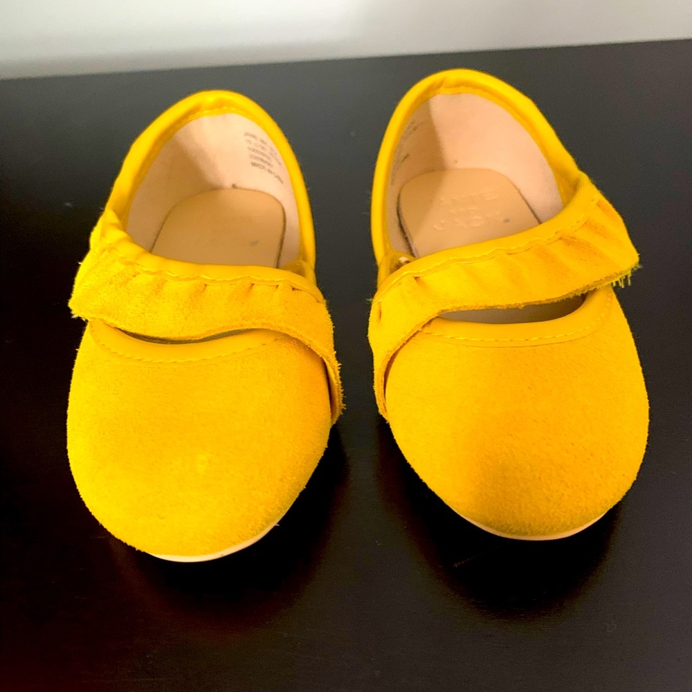 Size 6 toddler Janie and Jack yellow dress shoes
